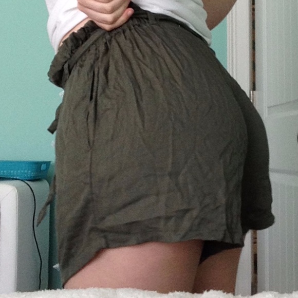 Hollister flowing short set of 3 - Picture 7 of 7